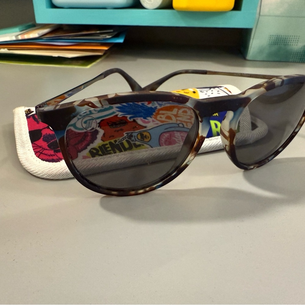 Women’s Tortoise Shell Sunglasses